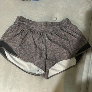 Lululemon Hotty Hot Shorts 2.5in